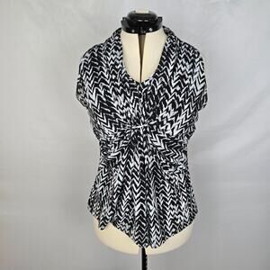 Cocomo Blouse Women's M *** Black & White Geo Gathered Sleeveless Ruffle Hi-Low